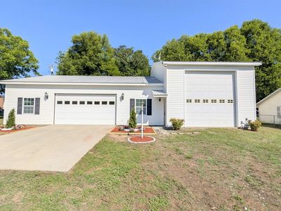 193 Laurel St