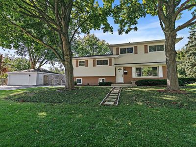 555 Lowden Ave