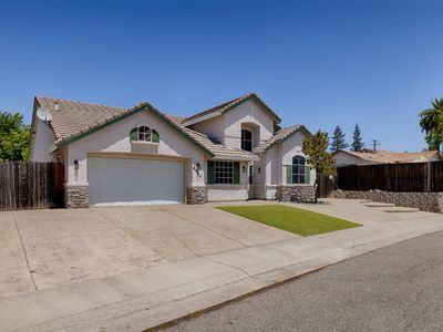 8583 Almond Bluff Ct
