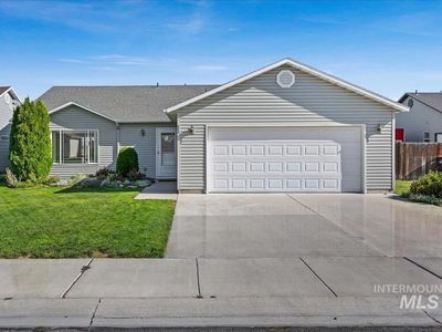 555 Hunter Ave