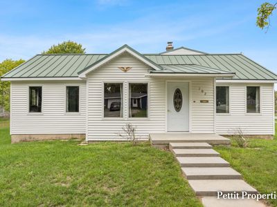 302 John St