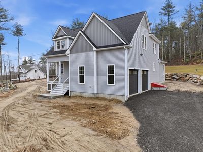 18 Lakeshore Dr