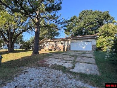 37 Spring Lake Dr