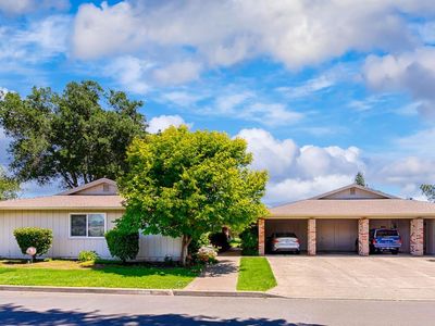312 Oak Leaf Circle