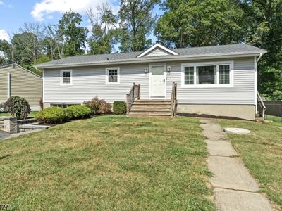 18 Spruce Dr