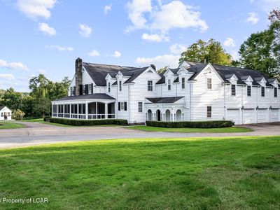 2037 E La Plume Rd