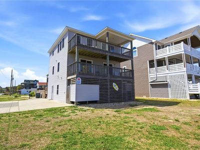 3022 S Virginia Dare Trl