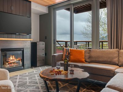 3335 W Village Dr #201/203