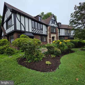 7 Windsor Ave