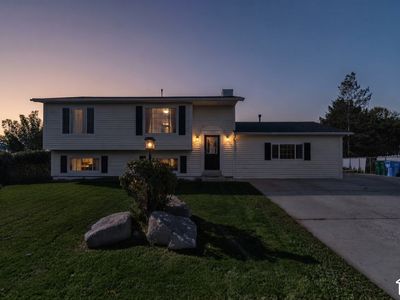 2157 W 11970 S