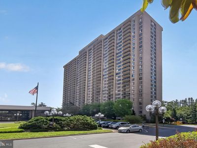 3705 S George Mason Dr APT 1206