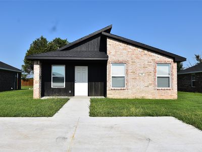 717 Elm St