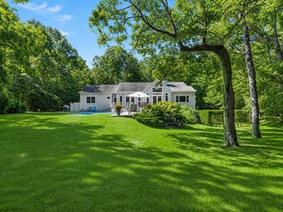 36 Pepperidge Ln