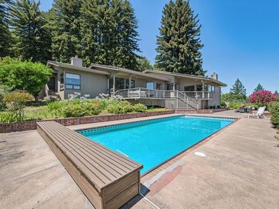 2425 Sobre Vista Road
