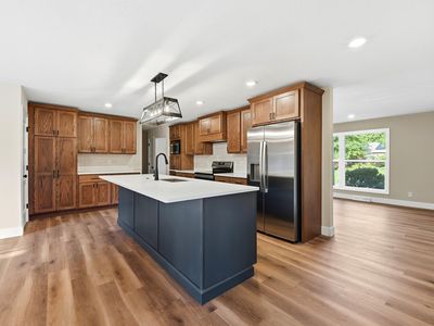 1104 Falcon Dr