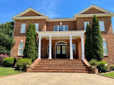 305 Chris Ln