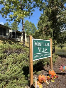 62 Mint Lake Ct E