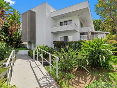 2368 Torrey Pines Rd Unit 66