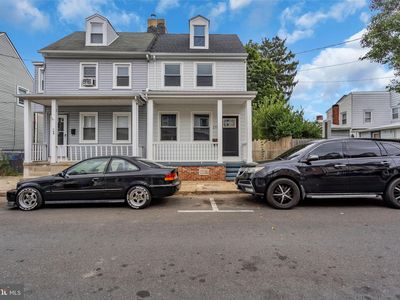 211 York St