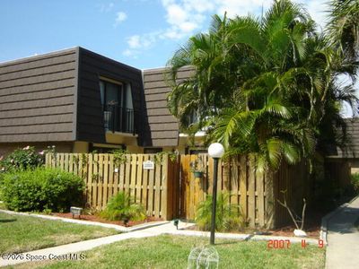 2715 Vista Oaks Cir NE