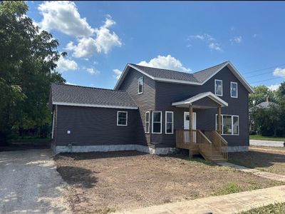 300 W Main St