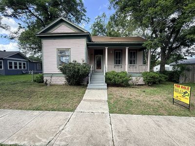 406 E Main St