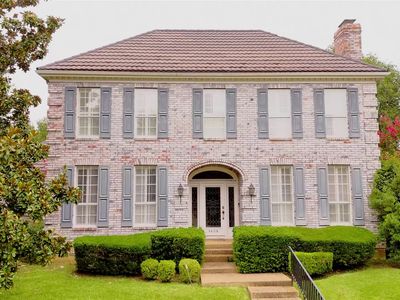 1608 Crockett Cir