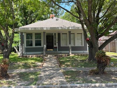 808 W Cherry Ave