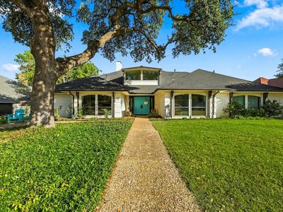 10011 Woodlake Dr