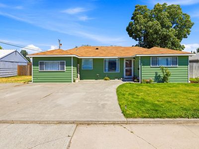 322 N Zillah St