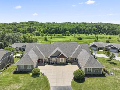 W314N352 Lara LANE #402