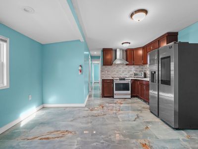21 Helen Dr