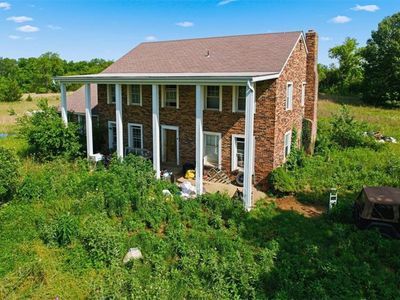 20505 Tonganoxie Dr
