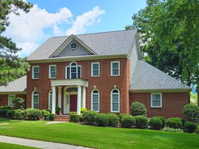 2200 Honey Locust Ln SE