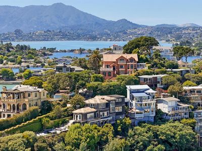 82 Alcatraz Avenue