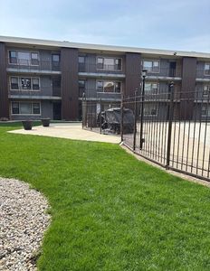 9608 W Higgins Rd APT 2C