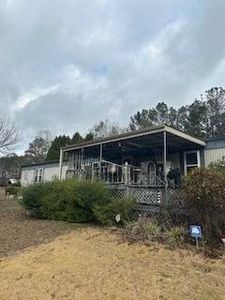 Property at 1628 Lake Front Dr, Abbeville, AL
