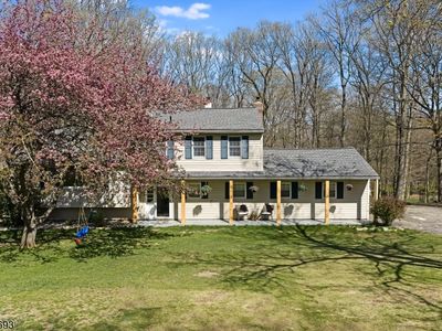16 Crest Dr