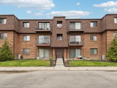 702 Cobblestone Cir APT D