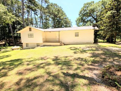 2001 Lake Front Dr