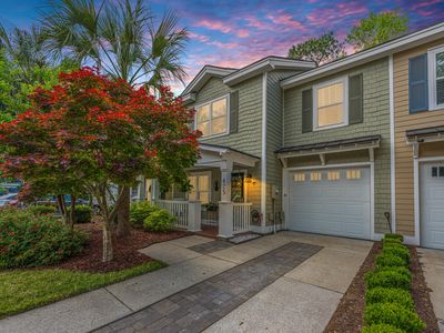 425 Grand Palm Ln