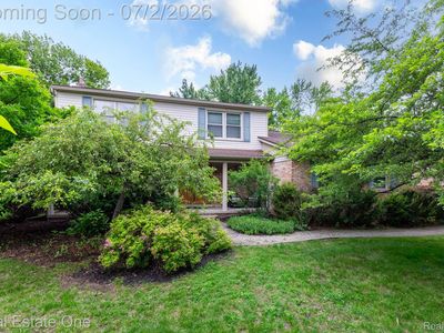 Property at 6011 Walker Dr, Troy, MI