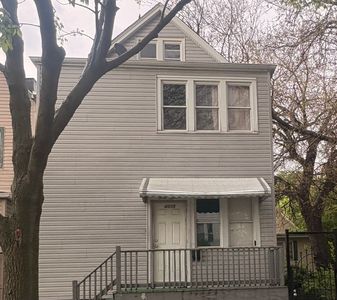 4015 S Maplewood Ave