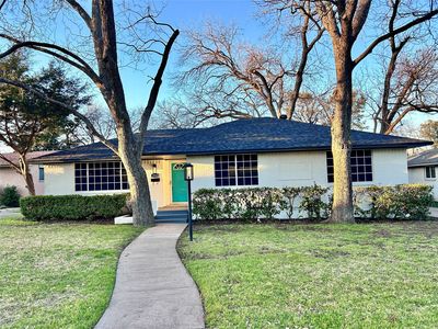 2759 Larkspur Ln
