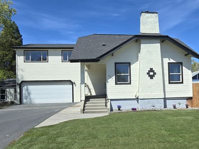 939 N Alameda Ave