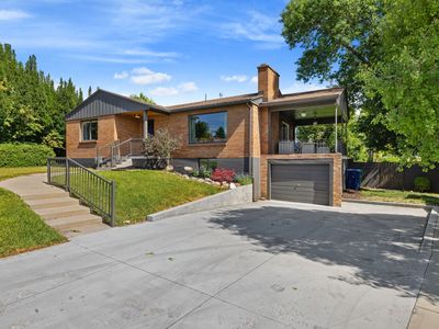 1876 E North Woodside Dr S