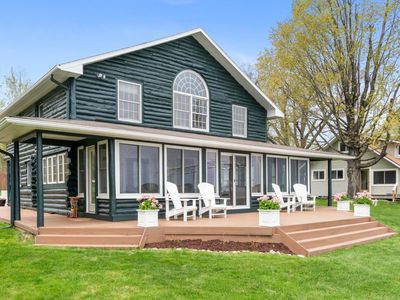 702 Giauque Beach Dr