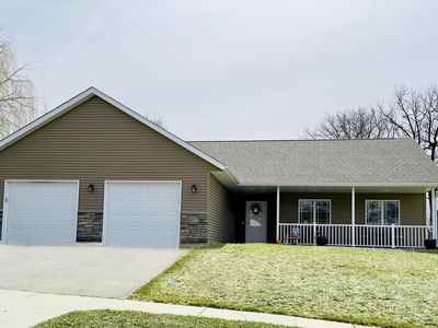 800 Wollak Way