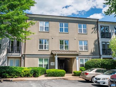 765 Walker Sq APT 2D