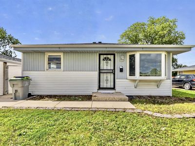 5765 N 89th STREET